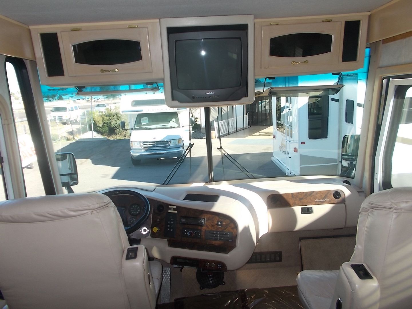 Newmar Mountain Aire Slide Out Spartan Chassis Cummins 325HP 8 3L